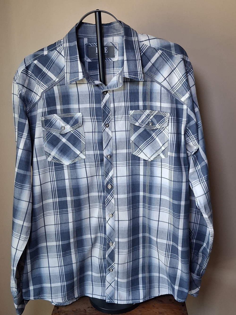 BKE Buckle Men’s Athletic Fit Blue & White Plaid Shirt; Size XL